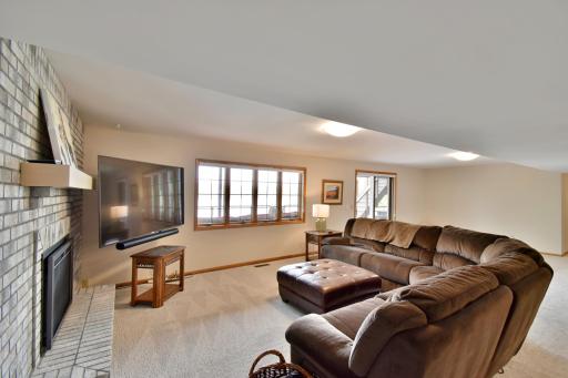 8041 Chesshire Lane N, Maple Grove, MN 55311