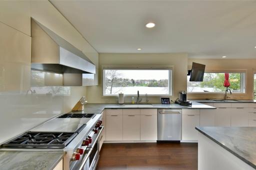 8041 Chesshire Lane N, Maple Grove, MN 55311