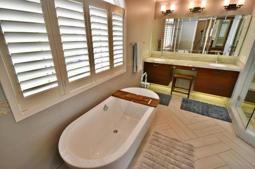 8041 Chesshire Lane N, Maple Grove, MN 55311