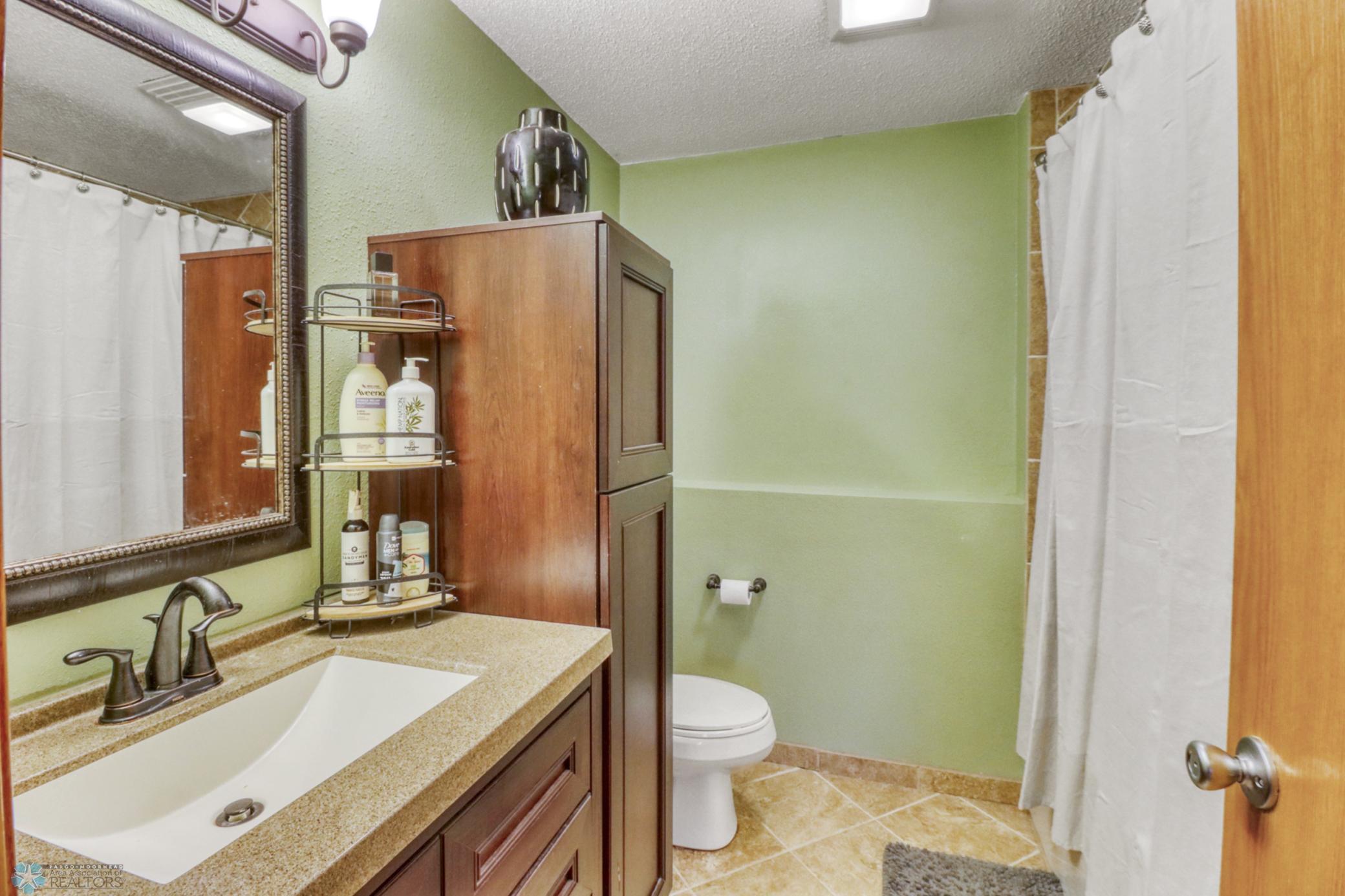 Basement Full Bathroom1_0.JPG