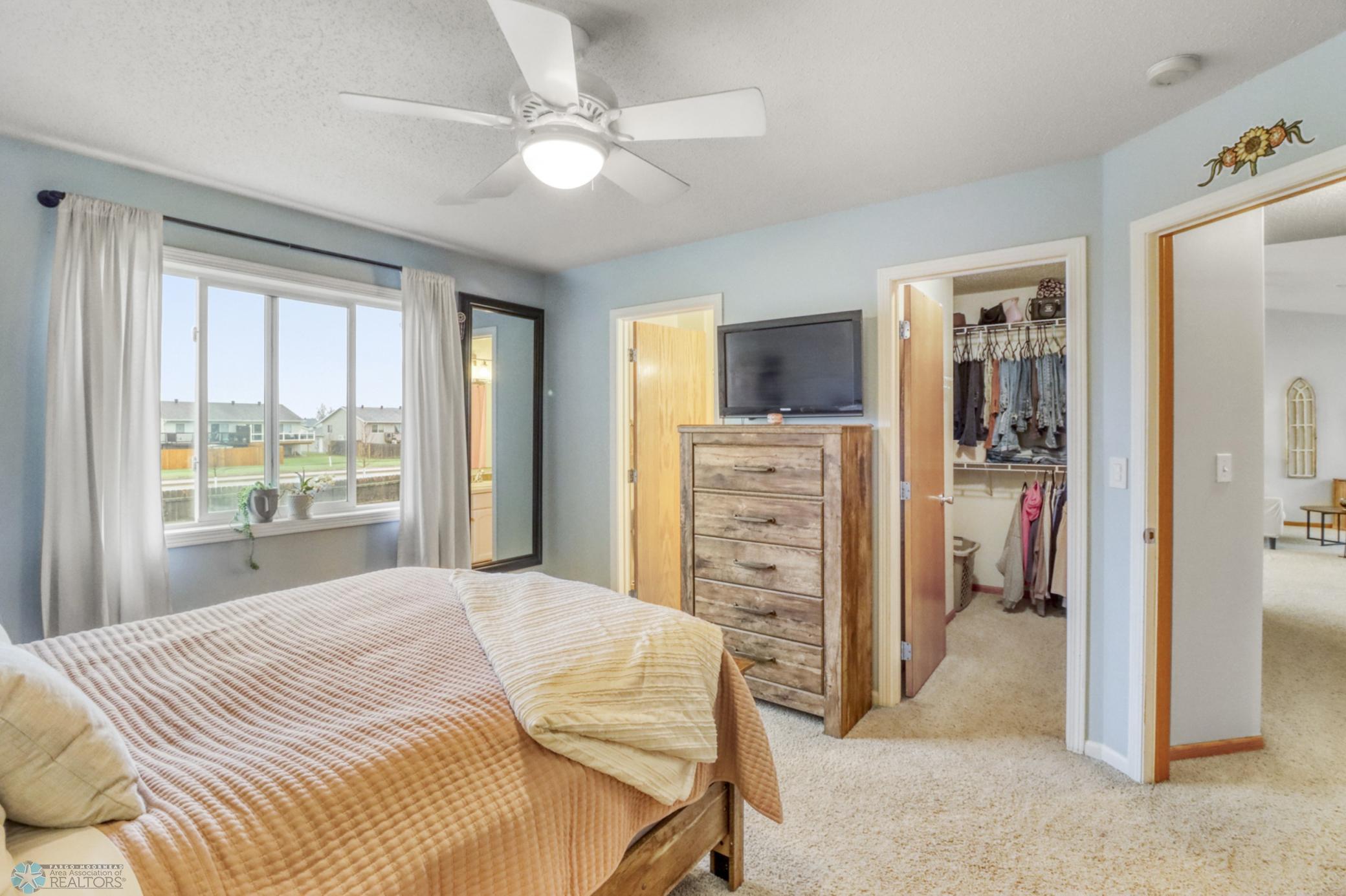 Primary Bedroom1_3.JPG