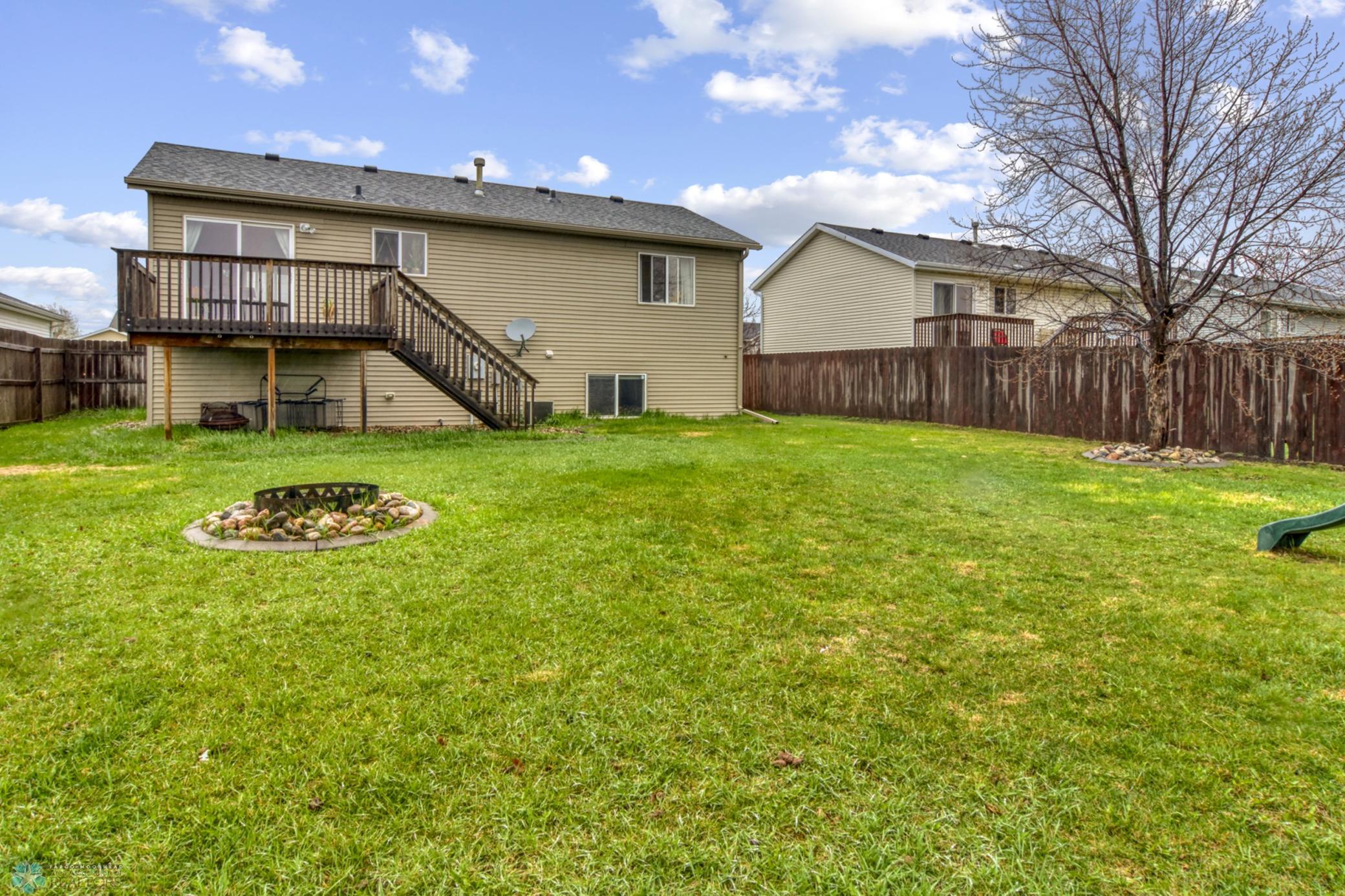 Backyard (firepit included) 1_3.JPG