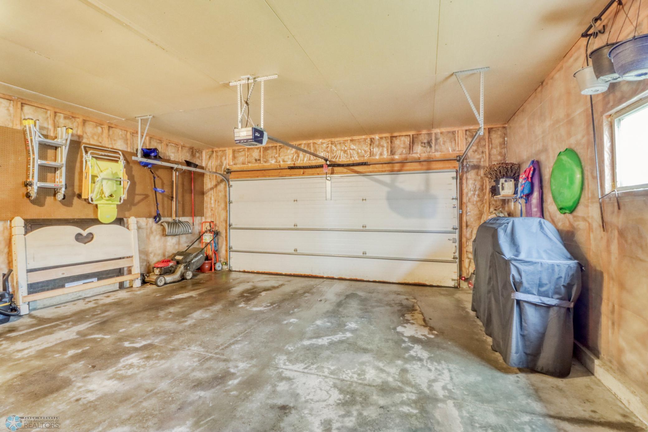 Garage1_1.JPG