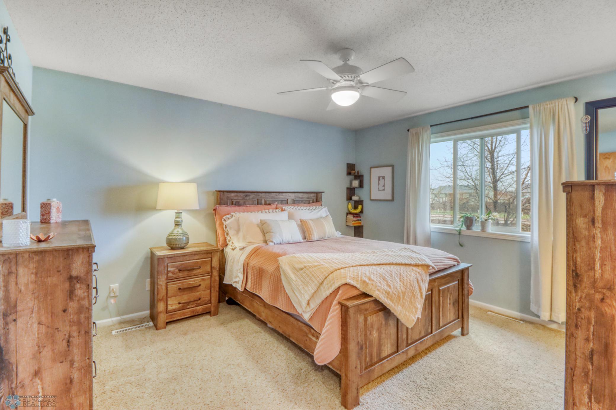Primary Bedroom1_1.JPG