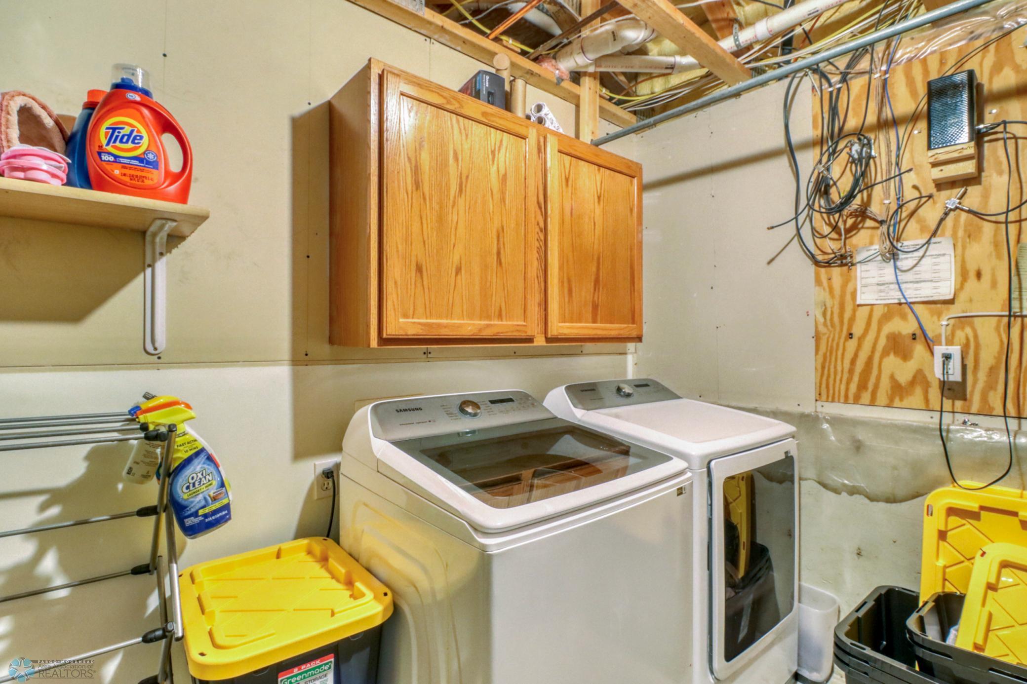 Basement Laundry (w/d negotiable)1_1.JPG