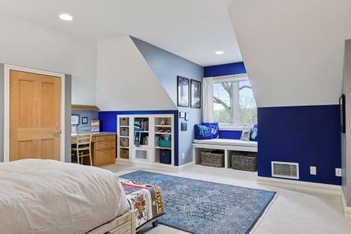 125 Chevy Chase Drive, Wayzata, MN 55391
