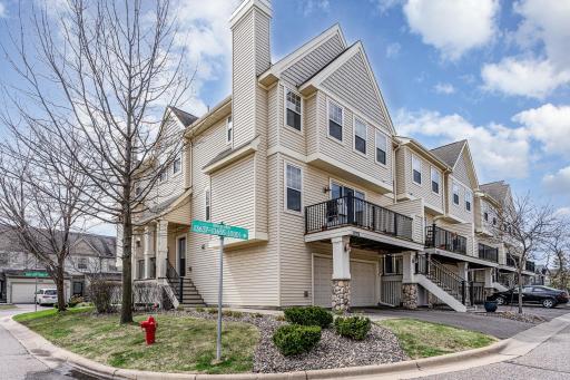 Fantastic end unit, oversized garage, private entrance