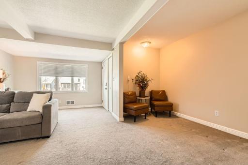 1802 Nebraska Avenue E, Saint Paul, MN 55119