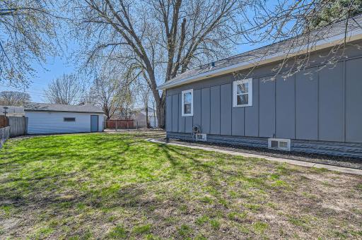 1802 Nebraska Avenue E, Saint Paul, MN 55119