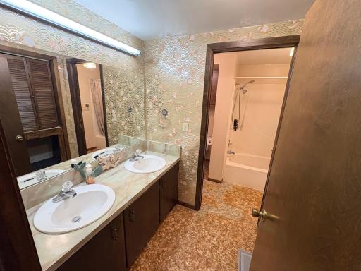 823 4th Avenue SW, Perham, MN 56573