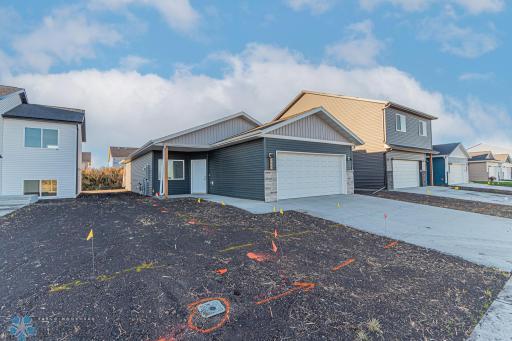 6736 66th Avenue S, Horace, ND 58047