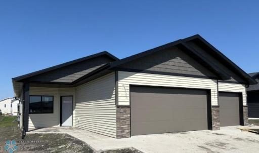 5862 Ellis Drive S, West Fargo, ND 58047