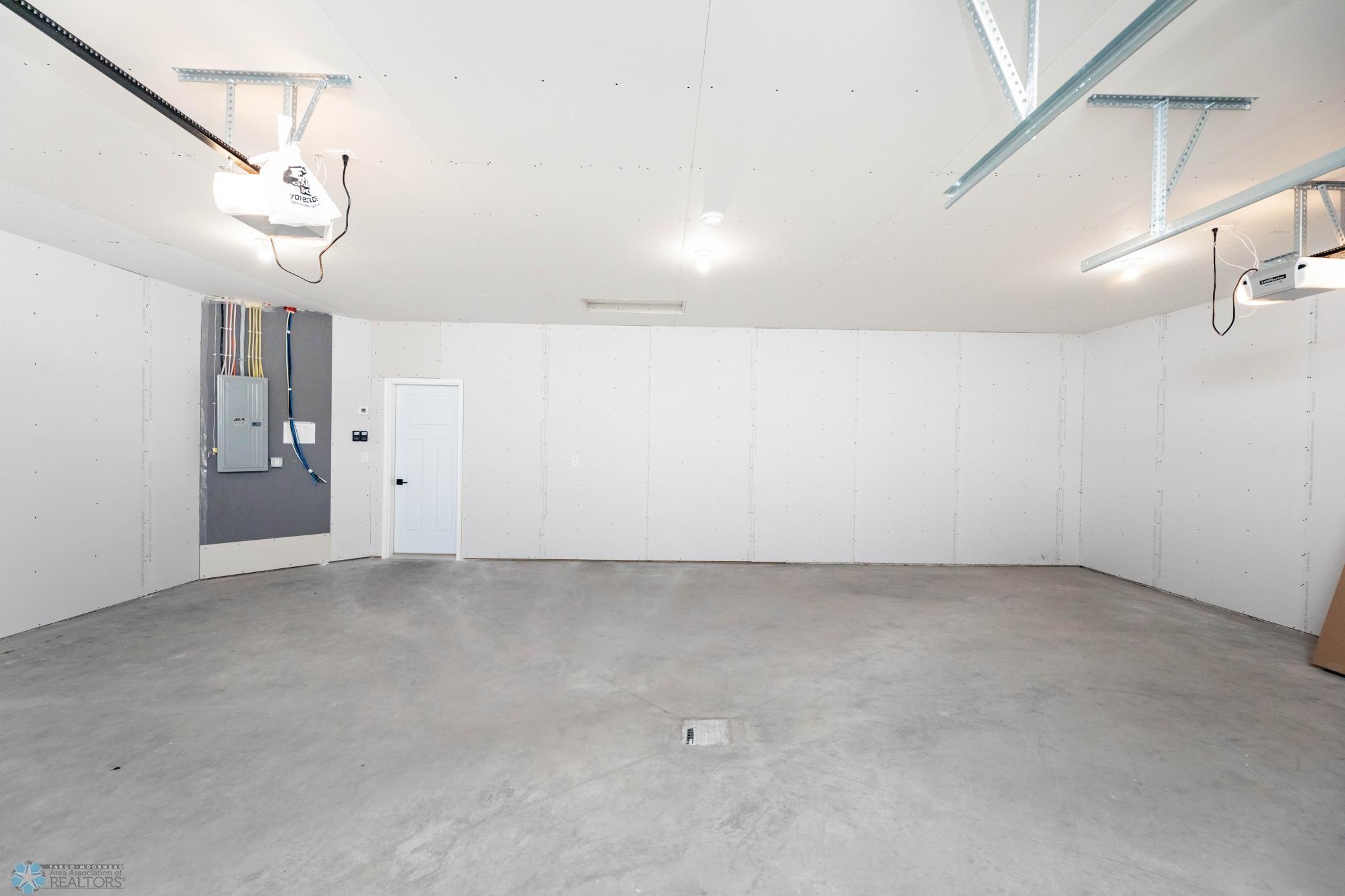 insulated garage w/ heated floors