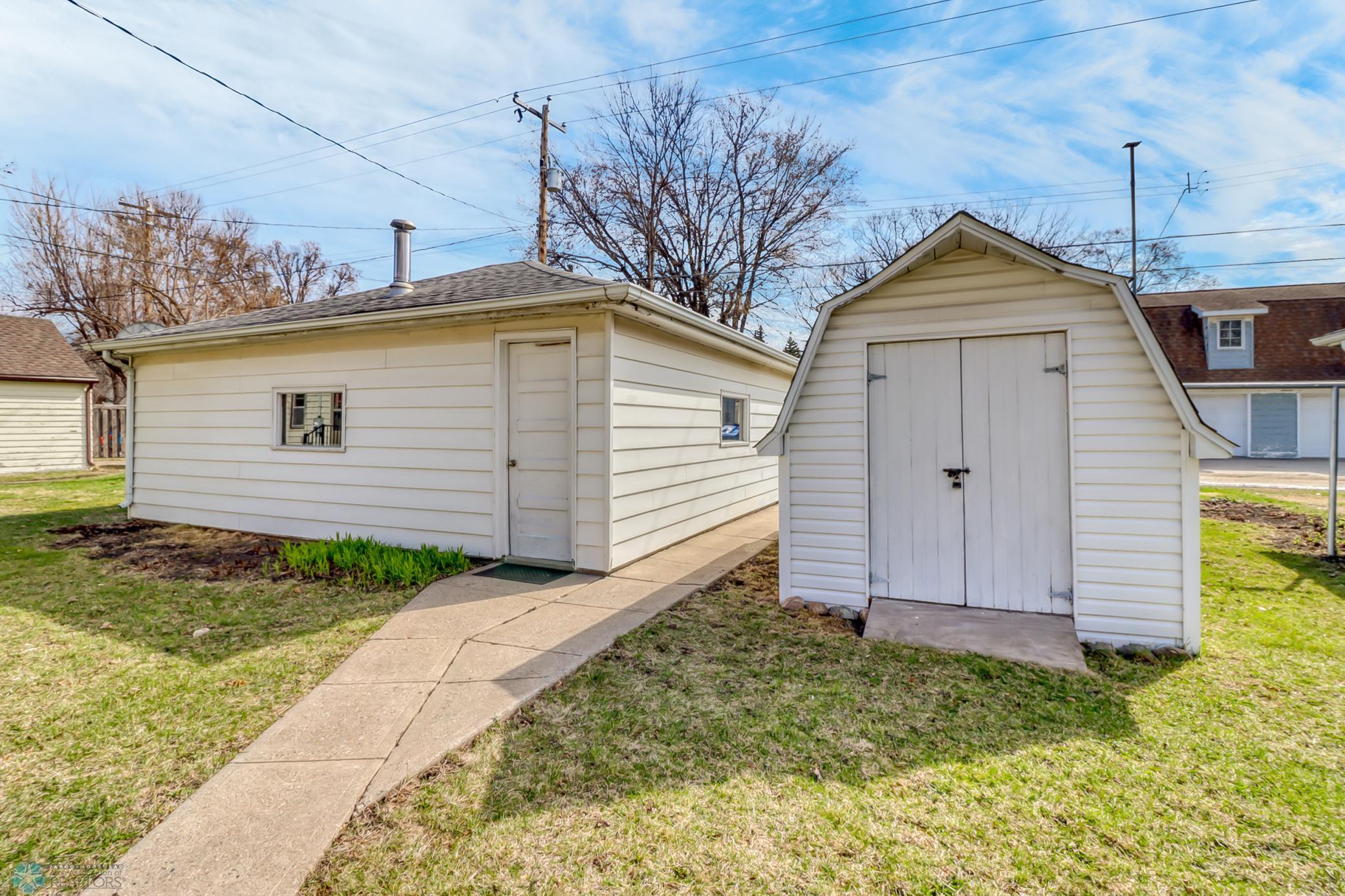 Garage & Shed