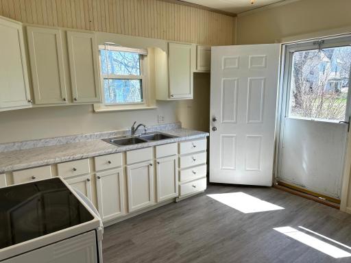 208 E Frederick Street, Le Roy, MN 55951