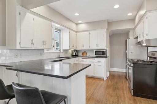 1796 Stanford Avenue, Saint Paul, MN 55105