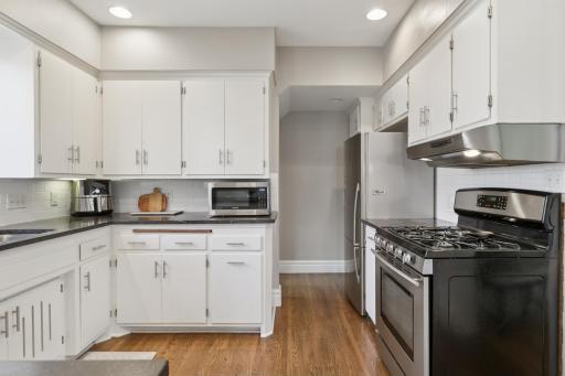 1796 Stanford Avenue, Saint Paul, MN 55105