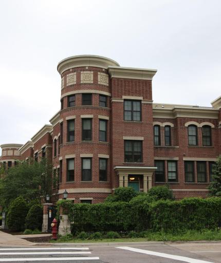 501 S 10th Street, Minneapolis, MN 55404