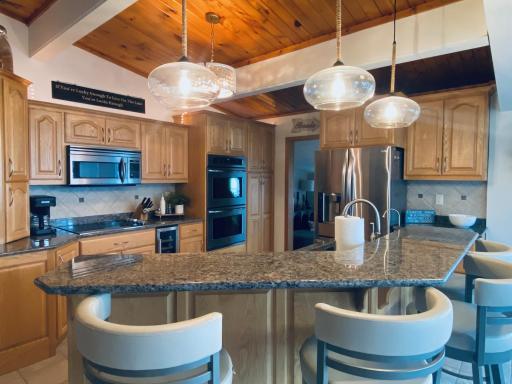 806 Longview Drive, Detroit Lakes, MN 56501
