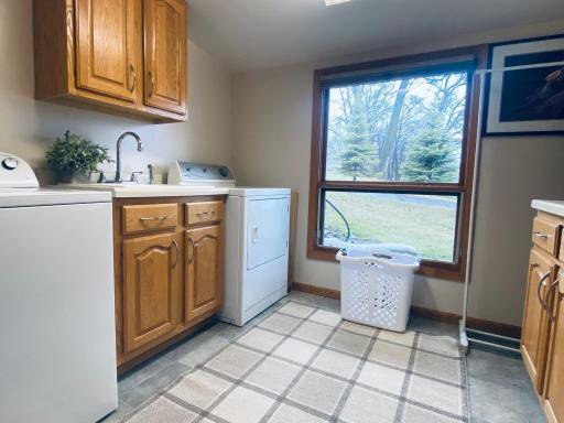 806 Longview Drive, Detroit Lakes, MN 56501