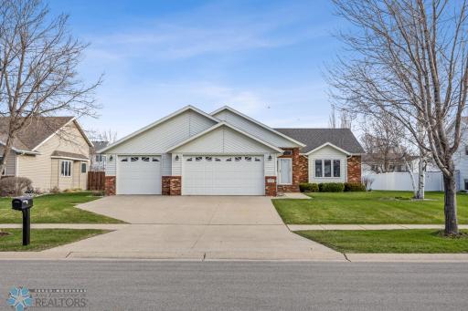 3231 43rd Avenue S, Fargo, ND 58104