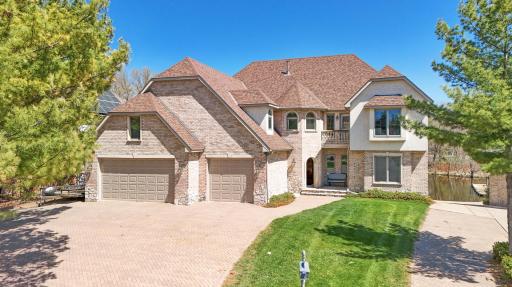 1427 Rosewood Court, Saint Paul, MN 55112