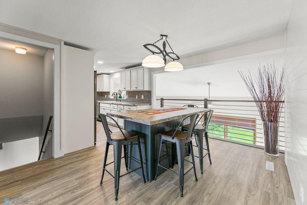 Eat-in kitchen