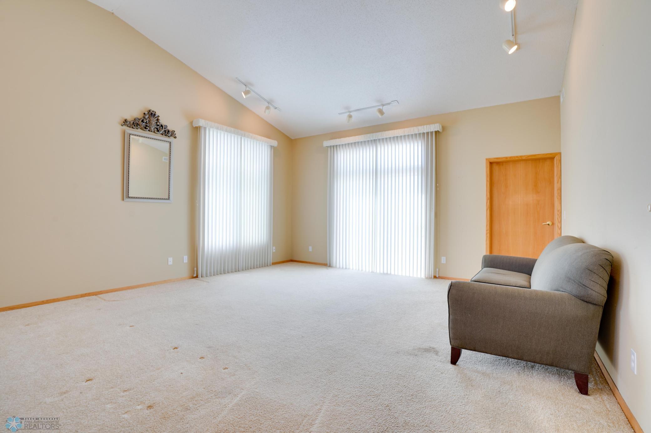 Bright, spacious Living Room