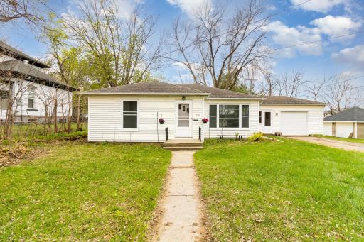 210 Davis Street, Le Sueur, MN 56058