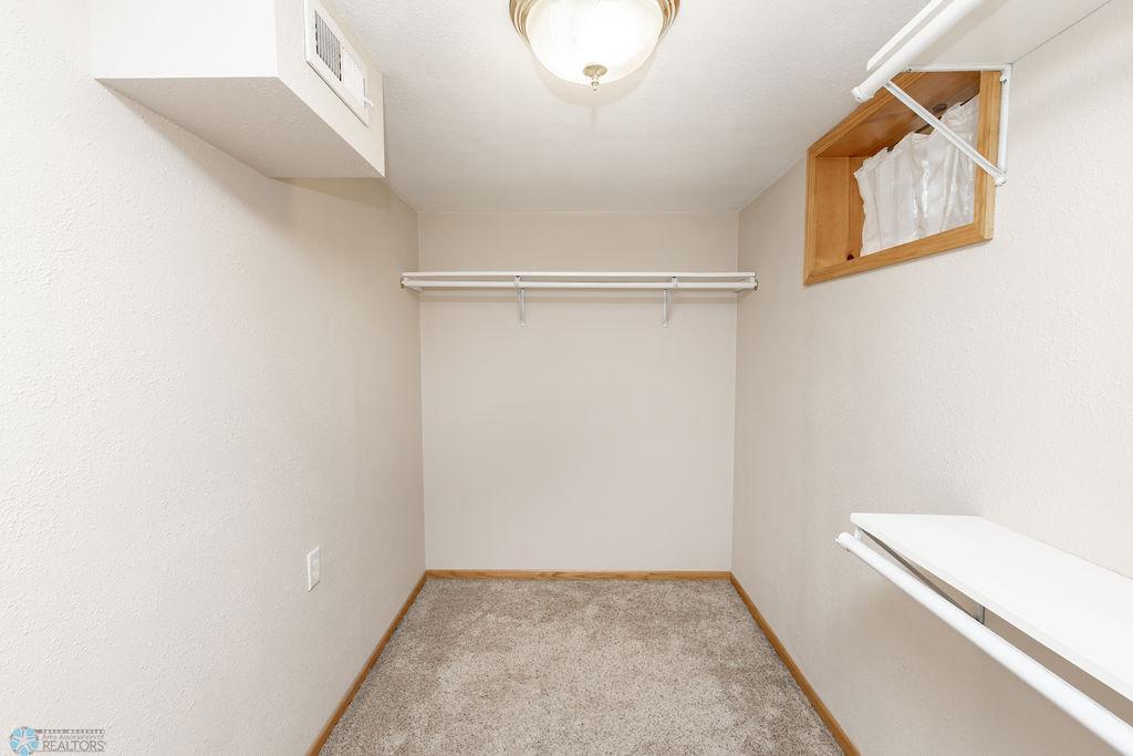 Walk-in Closet (Bedroom 4)