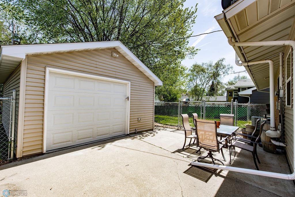 Patio/Garage