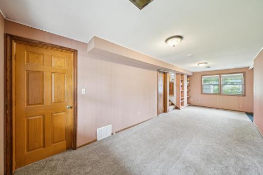 143 19th Avenue N, South Saint Paul, MN 55075