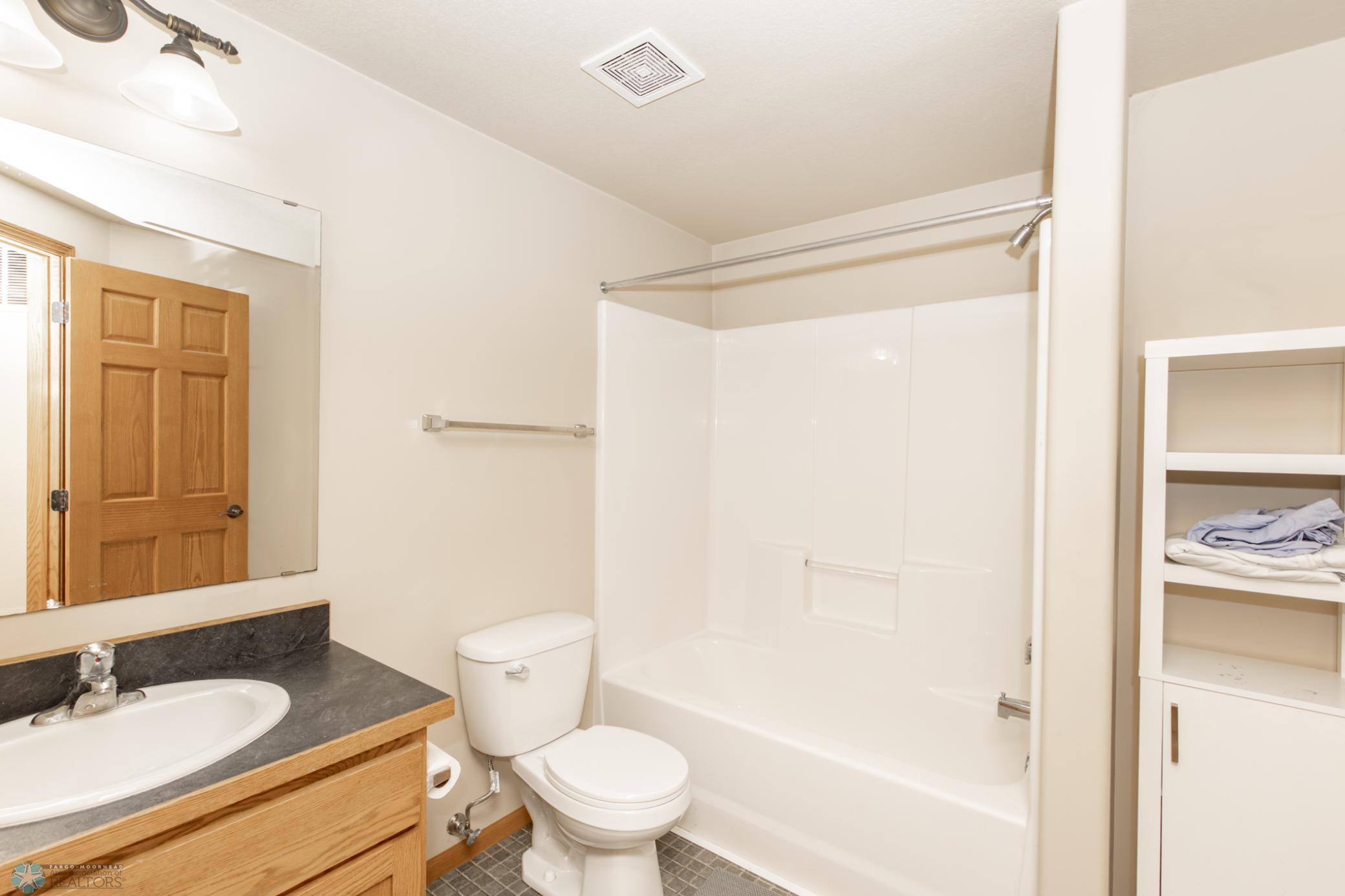 Bathroom 4 - Full