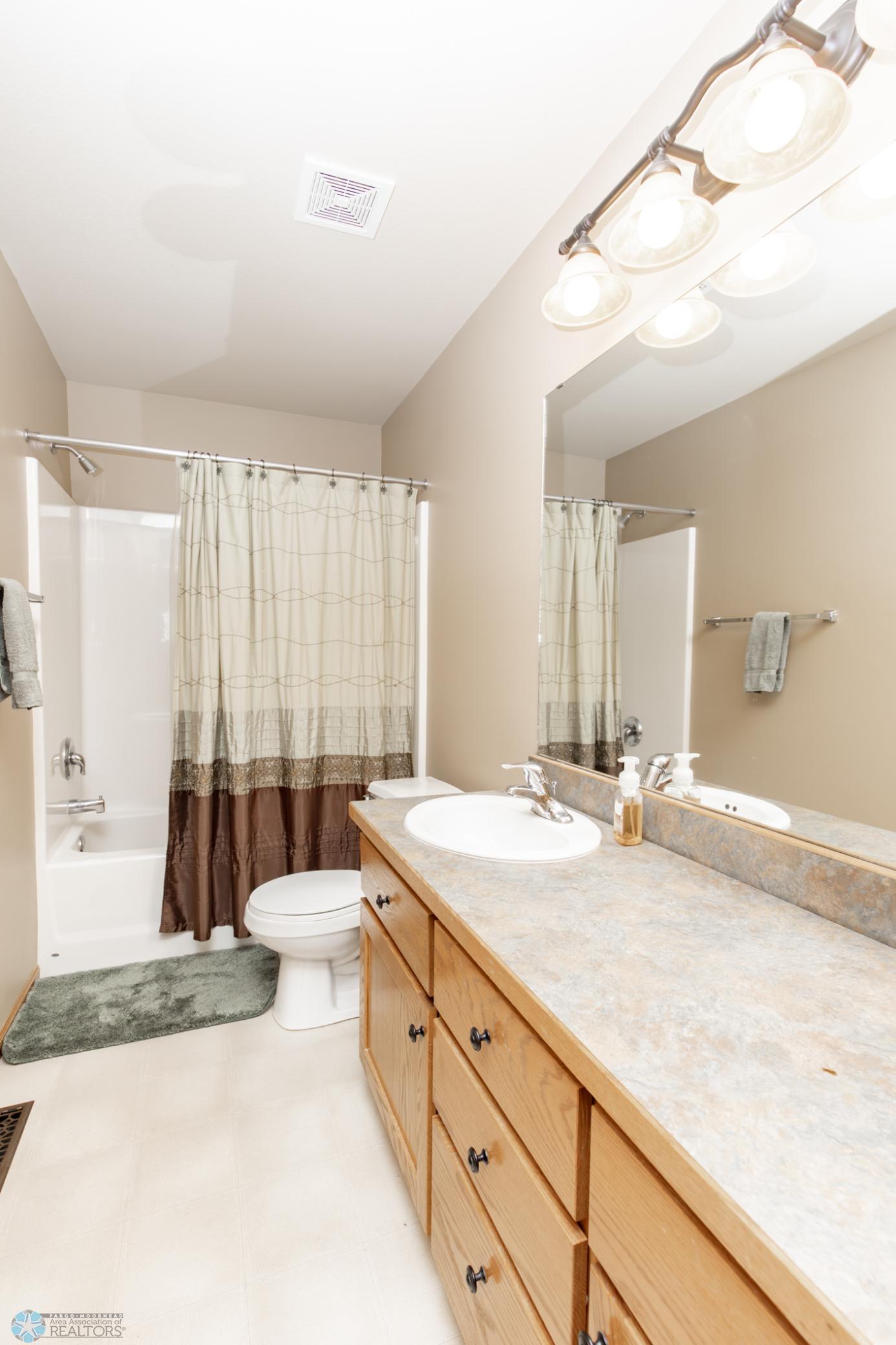 Bathroom 3 - Full