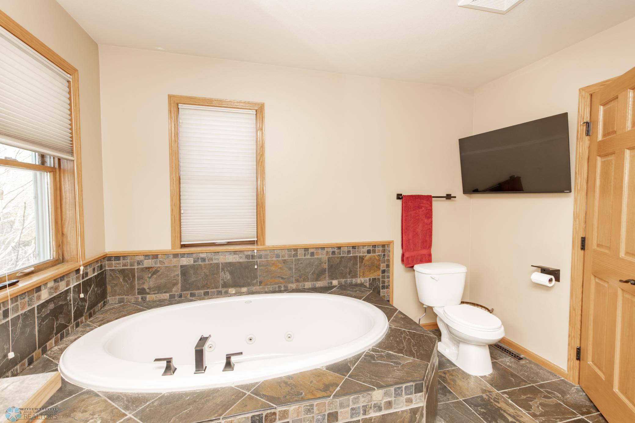 Primary Bathroom - Full