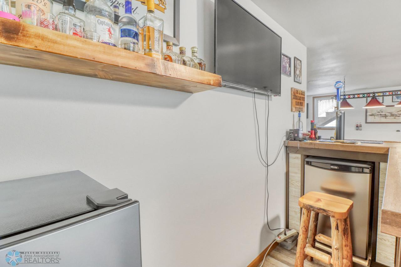 36Basement Bar1_4-1280.JPG