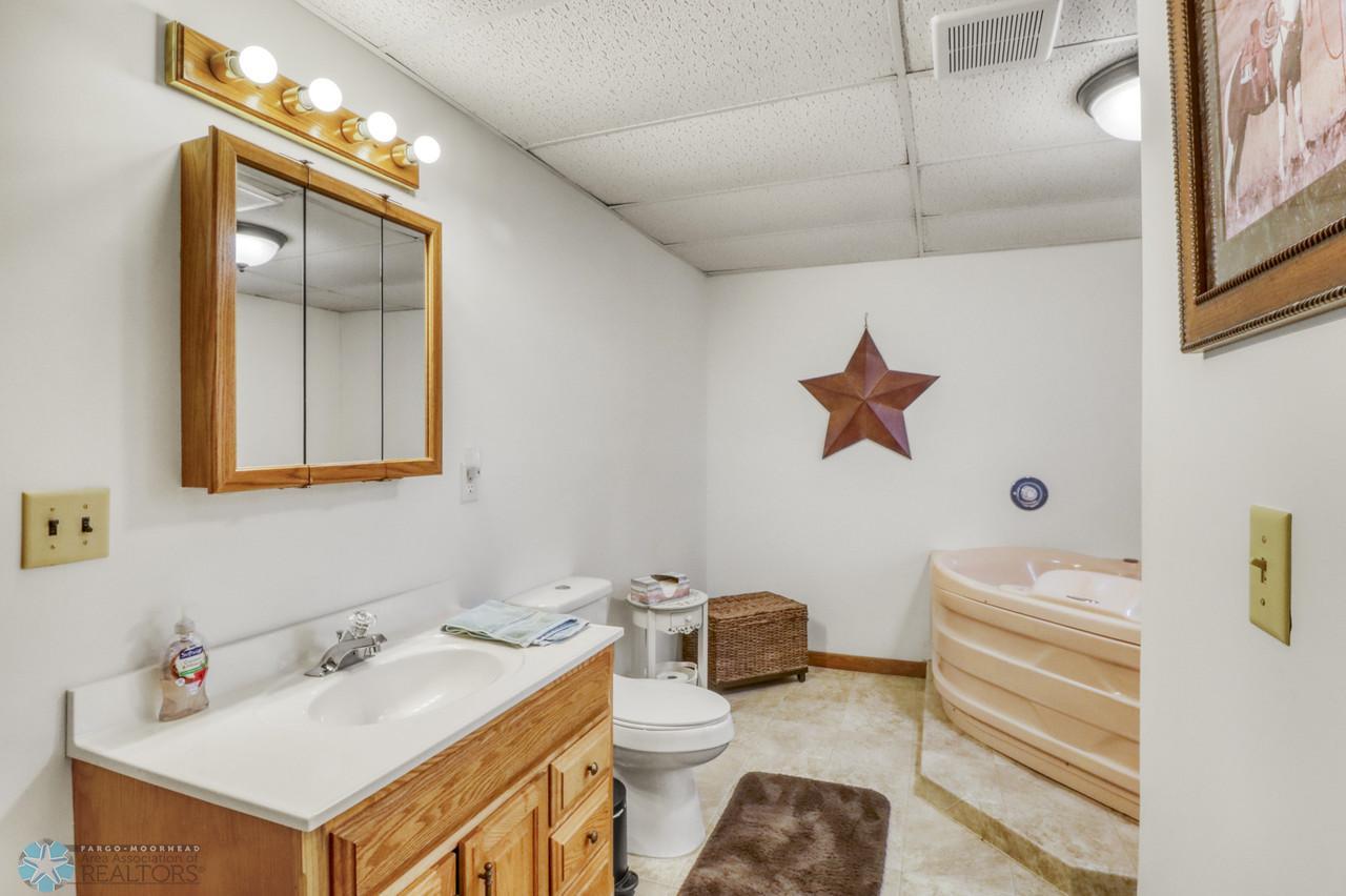 40Basement Bathroom1_1-1280.JPG