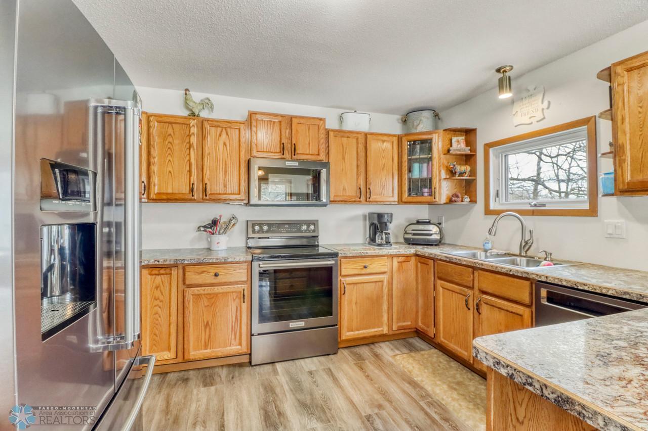 17Kitchen1_2-1280.JPG
