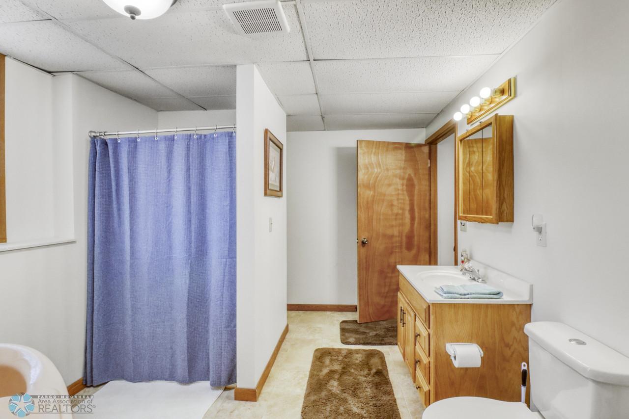 41Basement Bathroom1_2-1280.JPG