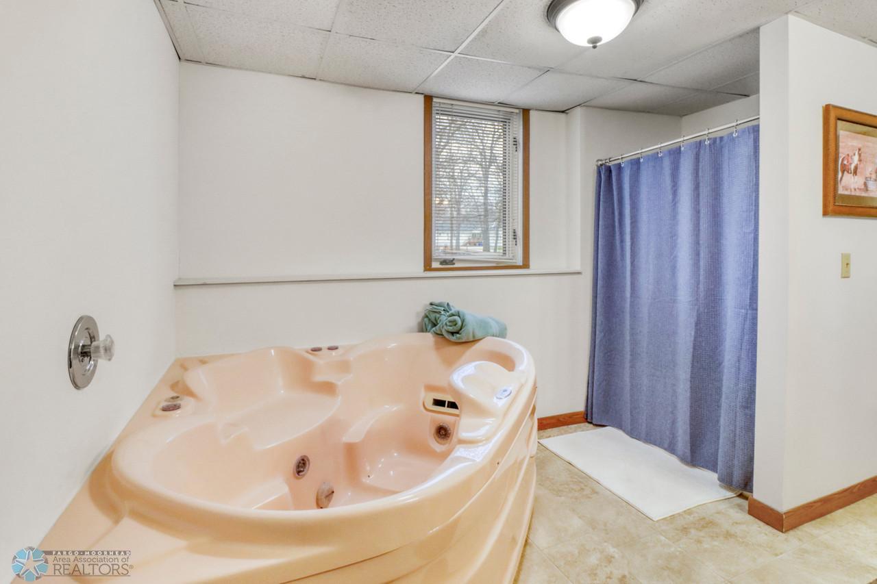 43Basement Bathroom1_4-1280.JPG