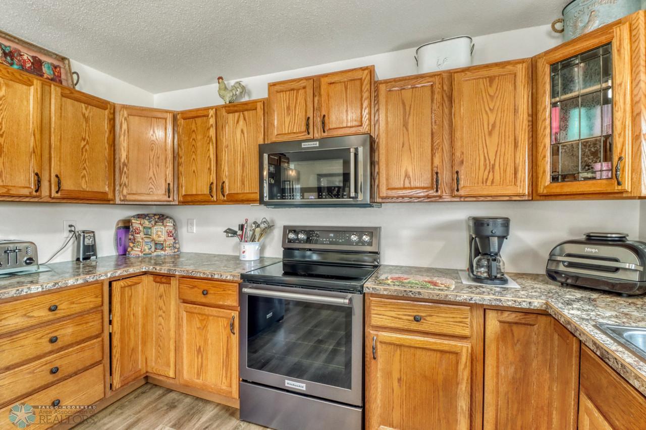 21Kitchen1_6-1280.JPG