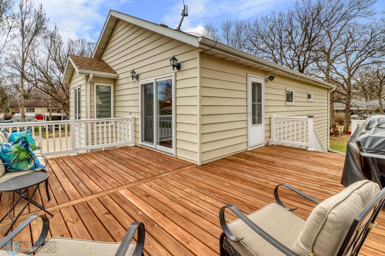 Deck1_0-1280.JPG