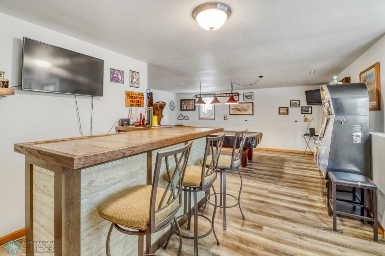 35Basement Bar1_2-1280.JPG