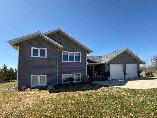 506 Hill Avenue S, Middle River, MN 56737