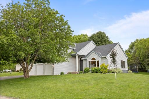6360 Teton Lane, Chanhassen, MN 55317