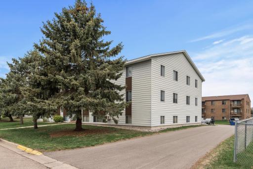 10_221_231_Freemont_Ave_SE10_mls.jpg