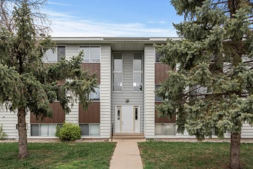 08_221_231_Freemont_Ave_SE8_mls.jpg