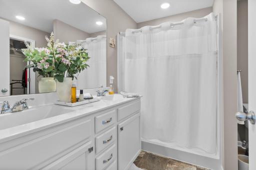 8758 Granite Lane, Saint Paul, MN 55129