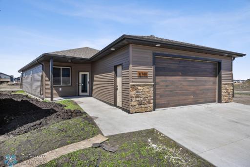 6748 68th Avenue S, Horace, ND 58047