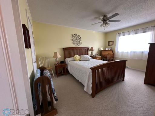 2323 4th Avenue S, Moorhead, MN 56560